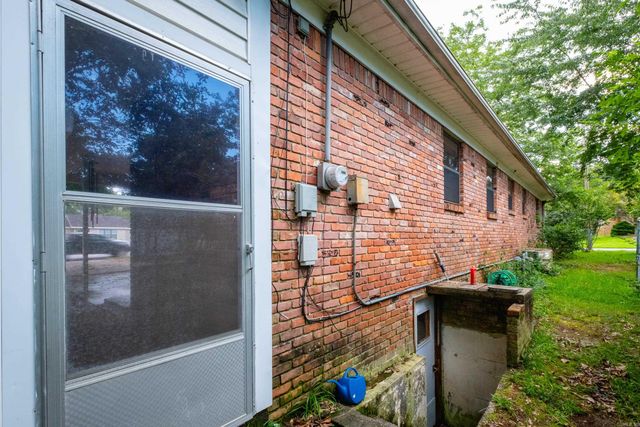 101 Poinsetta Drive, Little Rock, AR 72205