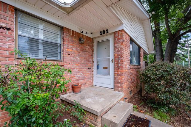 101 Poinsetta Drive, Little Rock, AR 72205