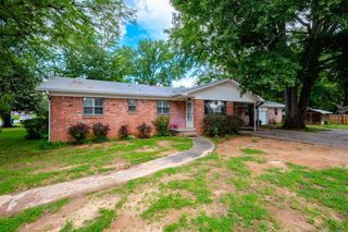101 Poinsetta Drive, Little Rock, AR 72205