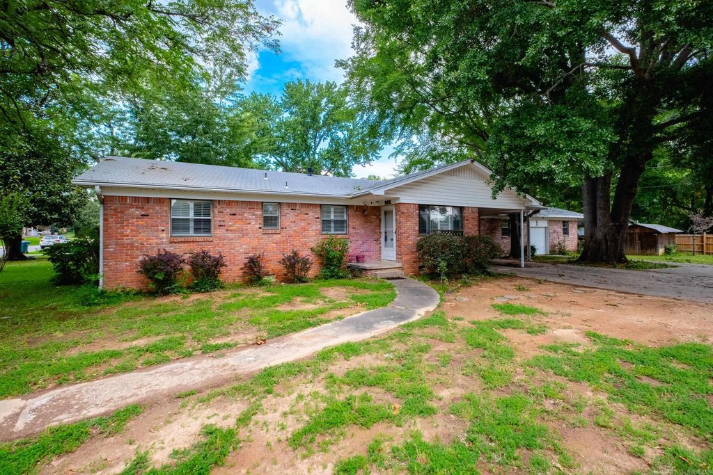 101 Poinsetta Drive, Little Rock, AR 72205
