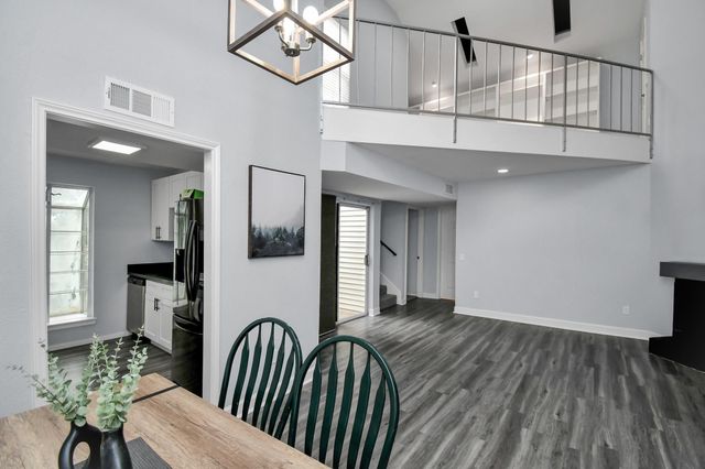 9809 Richmond Avenue B13, Houston, TX 77042