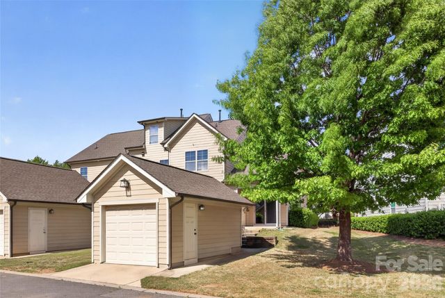 3841 Willow Green Place, Charlotte, NC 28206