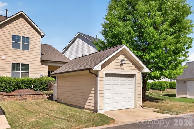 3841 Willow Green Place, Charlotte, NC 28206