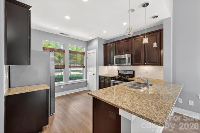 3841 Willow Green Place, Charlotte, NC 28206