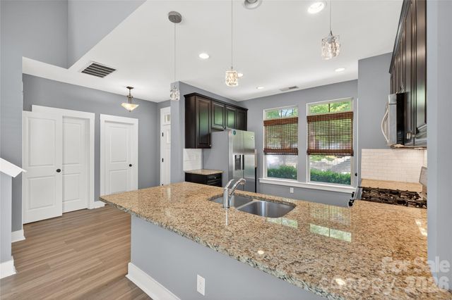 3841 Willow Green Place, Charlotte, NC 28206
