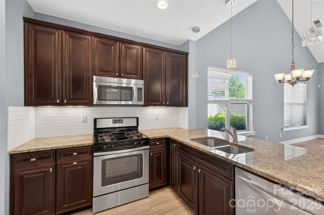 3841 Willow Green Place, Charlotte, NC 28206