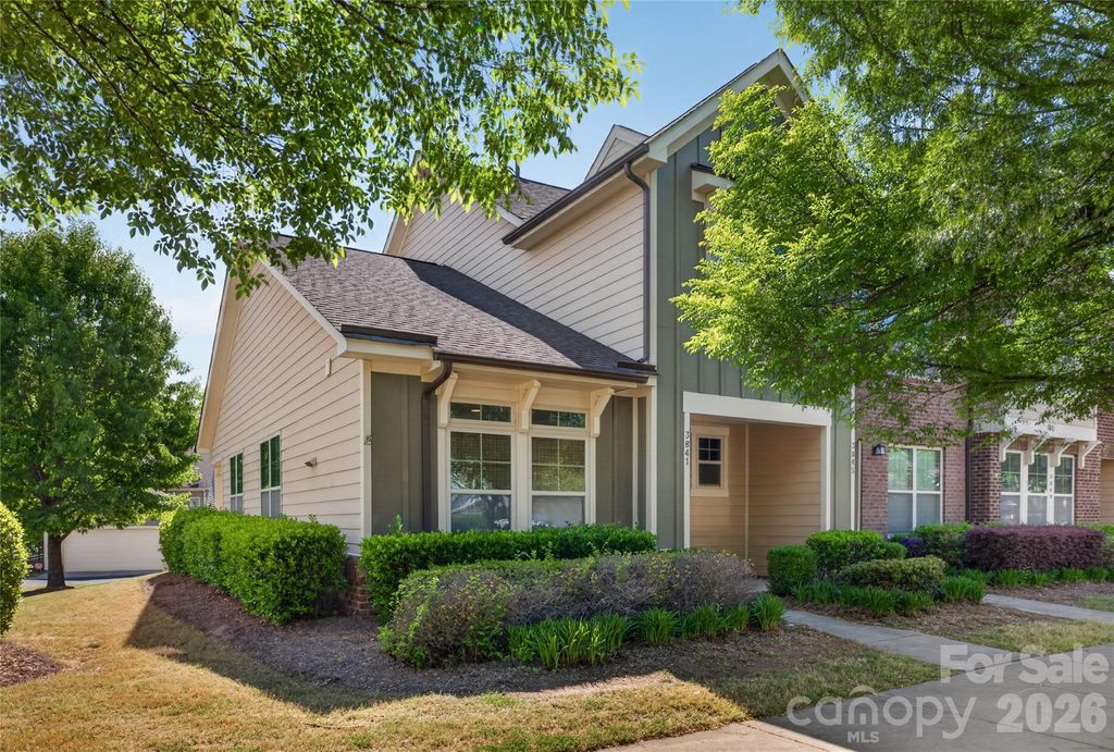 3841 Willow Green Place, Charlotte, NC 28206