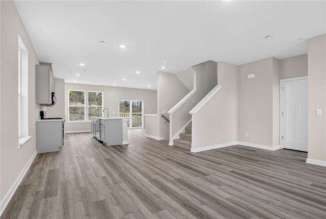 704 Olivia St, Collier Twp, PA 15205