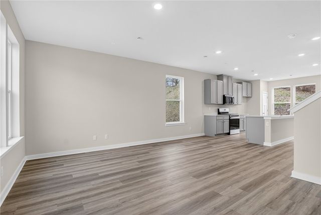 704 Olivia St, Collier Twp, PA 15205