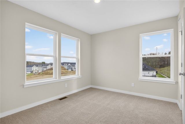 704 Olivia St, Collier Twp, PA 15205