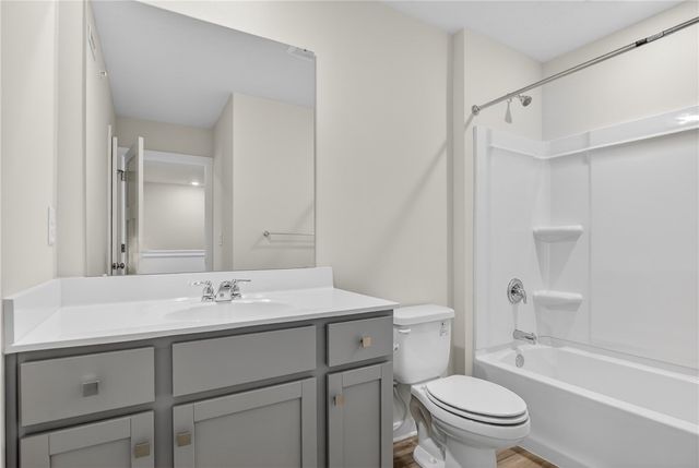 704 Olivia St, Collier Twp, PA 15205