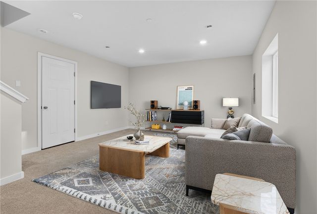 704 Olivia St, Collier Twp, PA 15205