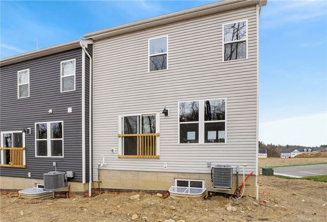 704 Olivia St, Collier Twp, PA 15205