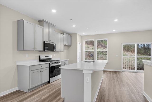 704 Olivia St, Collier Twp, PA 15205