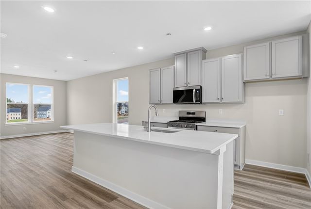 704 Olivia St, Collier Twp, PA 15205