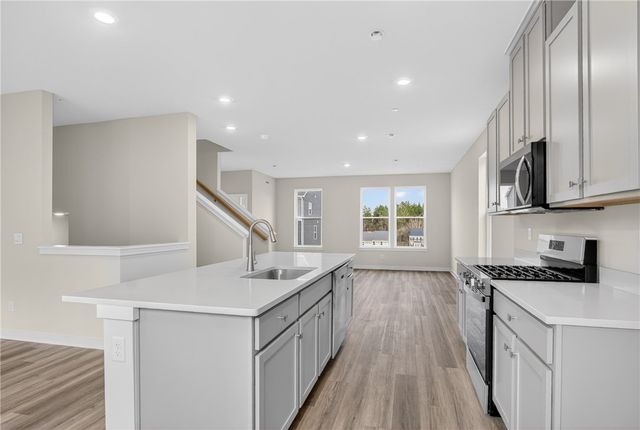 704 Olivia St, Collier Twp, PA 15205
