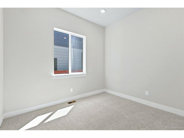 1661 Winter Glow Dr, Windsor, CO 80550
