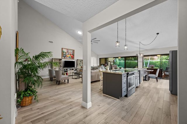 2895 FARRAGUT Lane, West Palm Beach, FL 33409