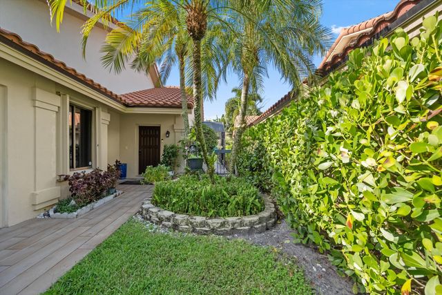 2895 FARRAGUT Lane, West Palm Beach, FL 33409