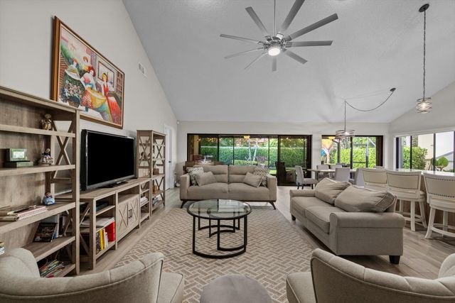 2895 FARRAGUT Lane, West Palm Beach, FL 33409