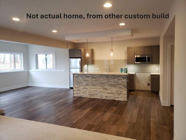 8657 Bosque Drive SE, Caledonia, MI 49316