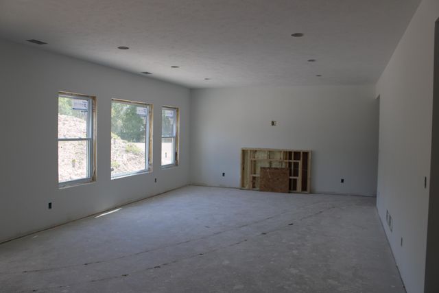 8657 Bosque Drive SE, Caledonia, MI 49316