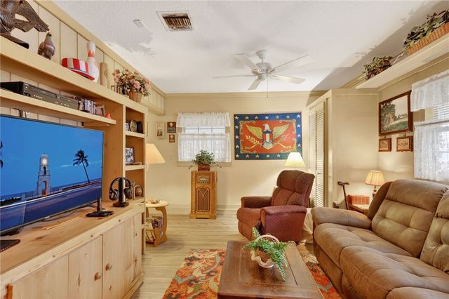 8516 99th Court, Vero Beach, FL 32967