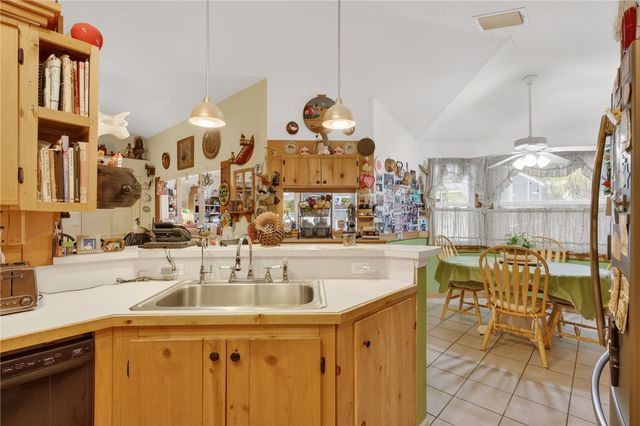 8516 99th Court, Vero Beach, FL 32967