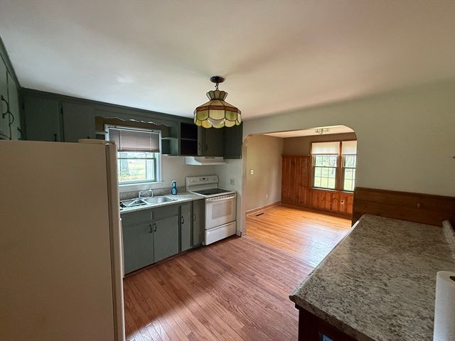 69 Aldrich Dr 1, Westfield, MA 01085