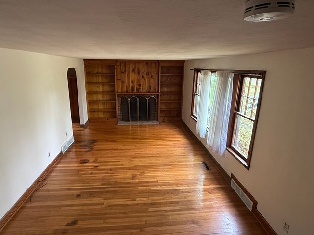 69 Aldrich Dr 1, Westfield, MA 01085