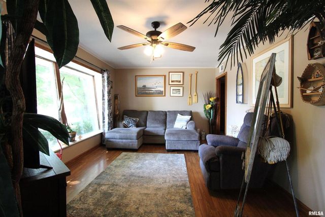 1330 FLORENCE Avenue, Clinton, IA 52732