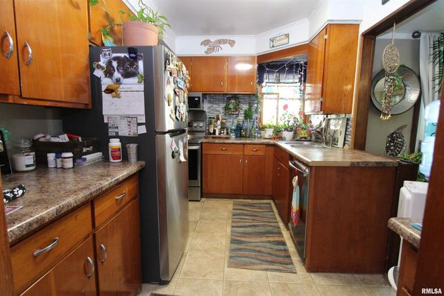 1330 FLORENCE Avenue, Clinton, IA 52732