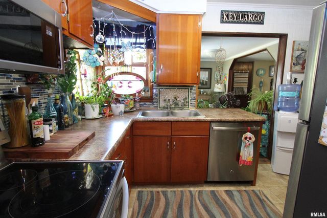 1330 FLORENCE Avenue, Clinton, IA 52732