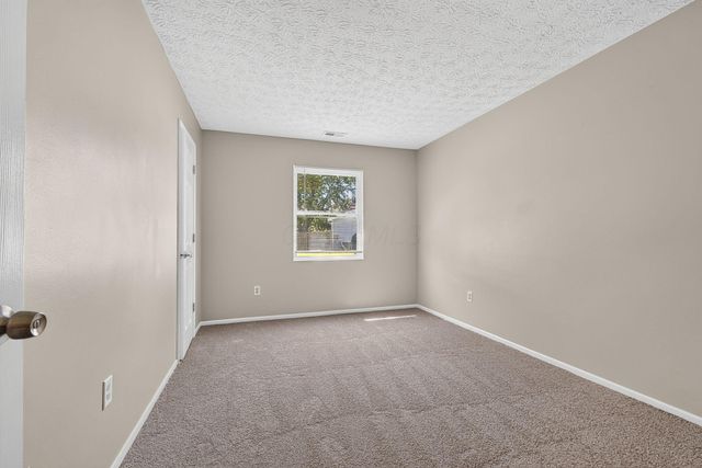 1999 Cory Drive, Hilliard, OH 43026