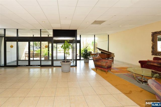 1077 River PH6, Edgewater, NJ 07020