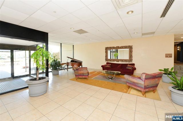 1077 River PH6, Edgewater, NJ 07020