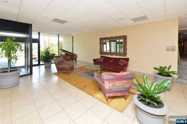 1077 River PH6, Edgewater, NJ 07020