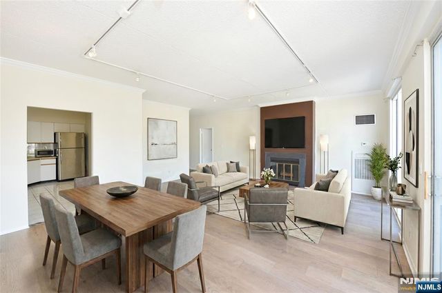 1077 River PH6, Edgewater, NJ 07020