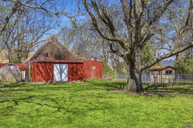 1315 NE 46th ST, Topeka, KS 66617