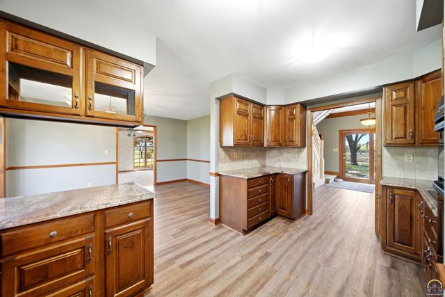 1315 NE 46th ST, Topeka, KS 66617