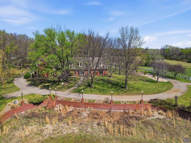 1315 NE 46th ST, Topeka, KS 66617