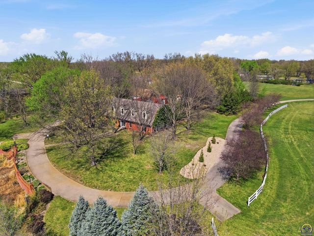1315 NE 46th ST, Topeka, KS 66617
