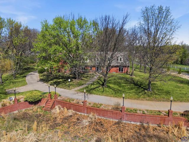 1315 NE 46th ST, Topeka, KS 66617