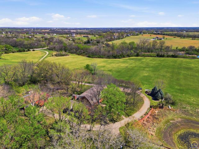 1315 NE 46th ST, Topeka, KS 66617