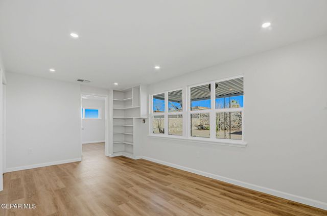 512 REGAN Drive, El Paso, TX 79903