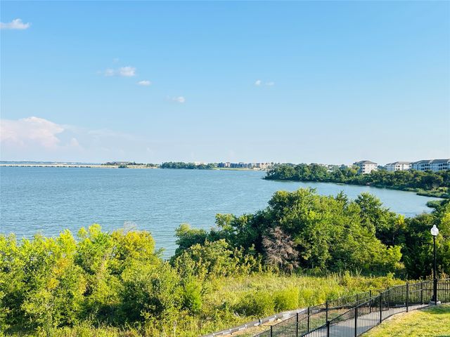 2204 Fairwater Meadows, Rowlett, TX 75088