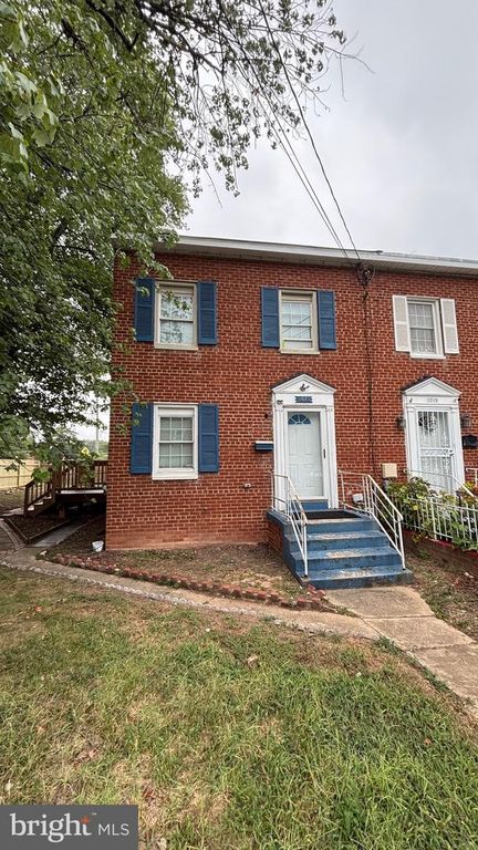 1021 BOOKER DR, Capitol Heights, MD 20743