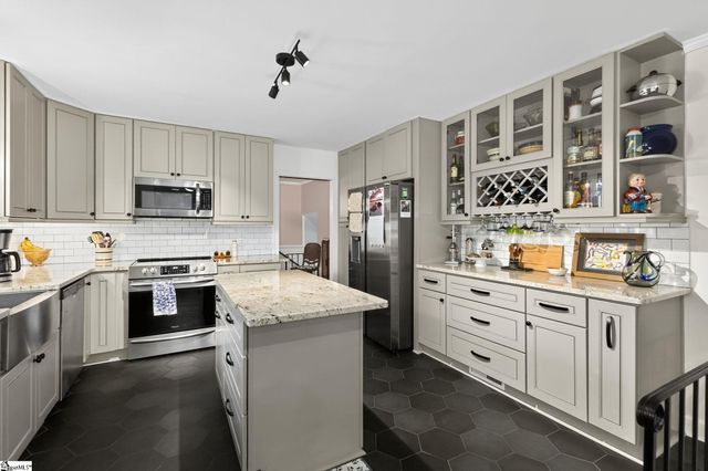 809 Butler Springs Road, Greenville, SC 29615