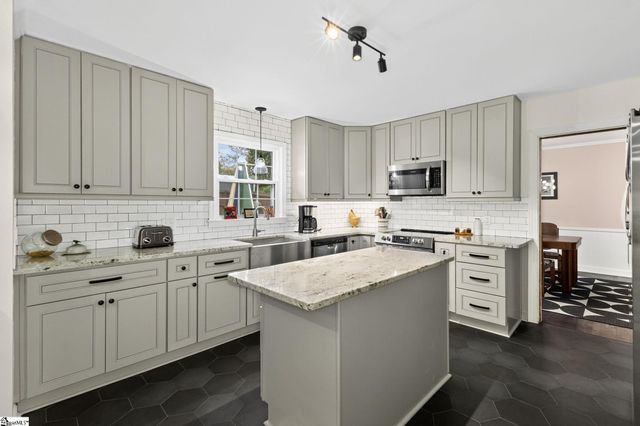 809 Butler Springs Road, Greenville, SC 29615