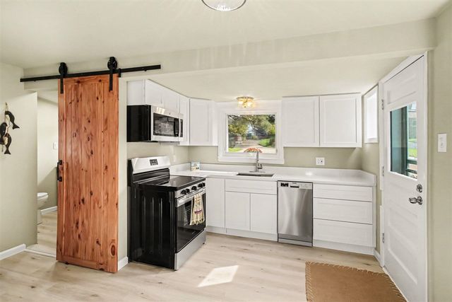 1010 Brighton Lake Road, Brighton, MI 48116